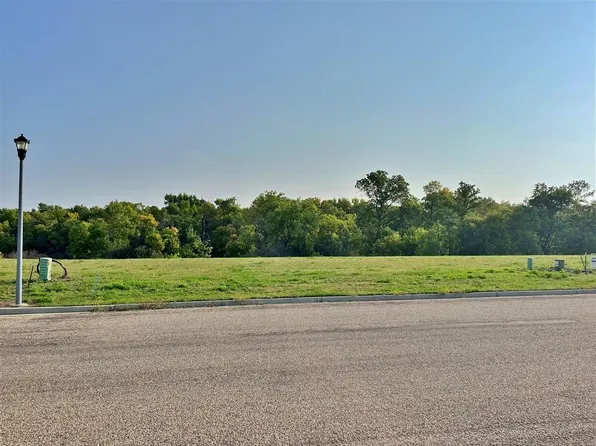 315 Riverwood Dr, Burlington, ND 58722