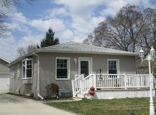 2302 Cypress Ave, Cedar Falls, IA 50613