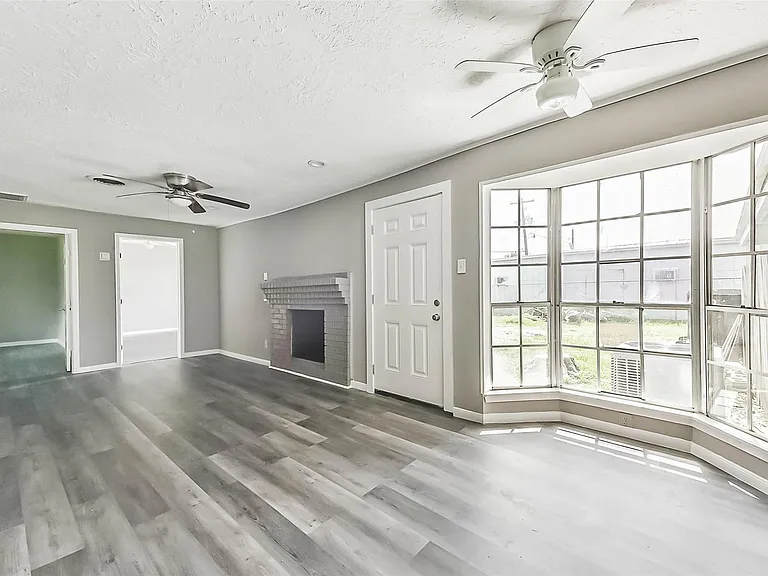 14249 Brownsville St — Photo 12