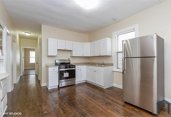 4th image of 8416 S Brandon Ave #1