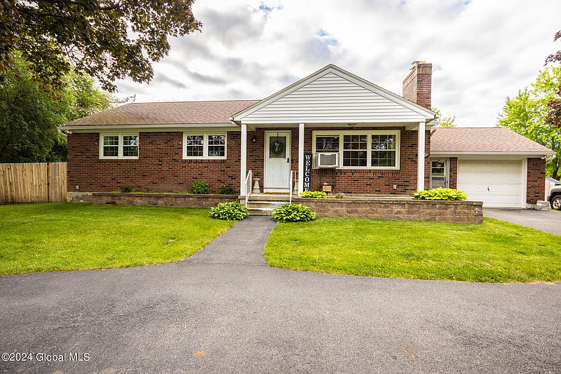 4th image of 850 Duanesburg Road
