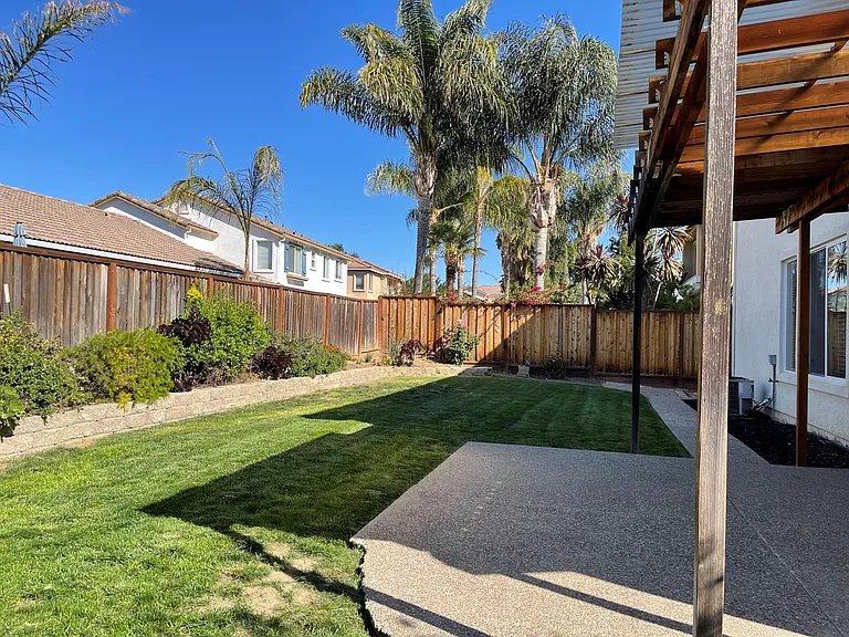 727 Sunlight Dr — Photo 14