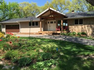 2915 Tonkaha Dr, Wayzata, MN 55391