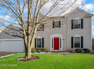 925 Ridgewood Dr, Cary, IL 60013