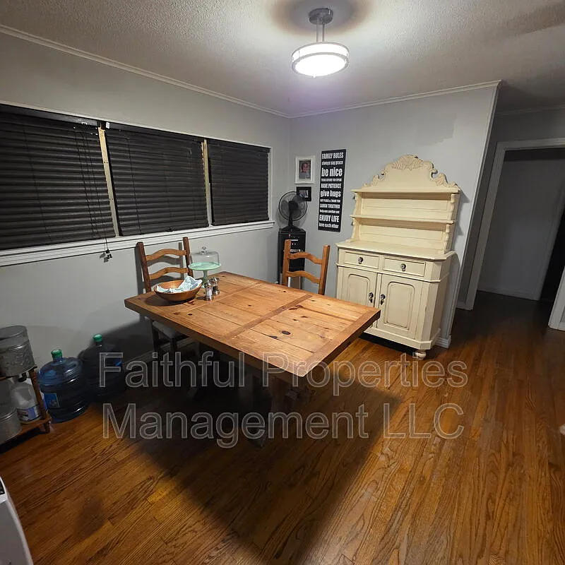 3 bed, 1.0 bath, $1,500 — Photo 3