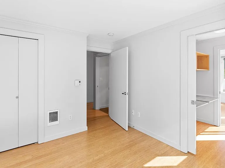 1420 E Pine St #E202 — Photo 17