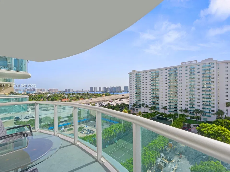 19370 Collins Ave #916
