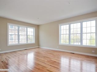 1613 Church St #27, Evanston, IL 60201