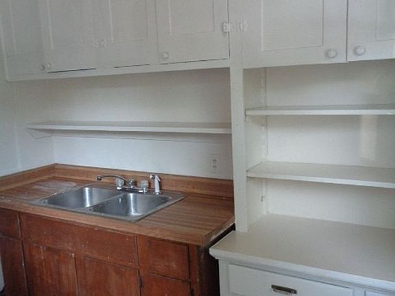 5th image of 42-44 W Norwich Ave #42