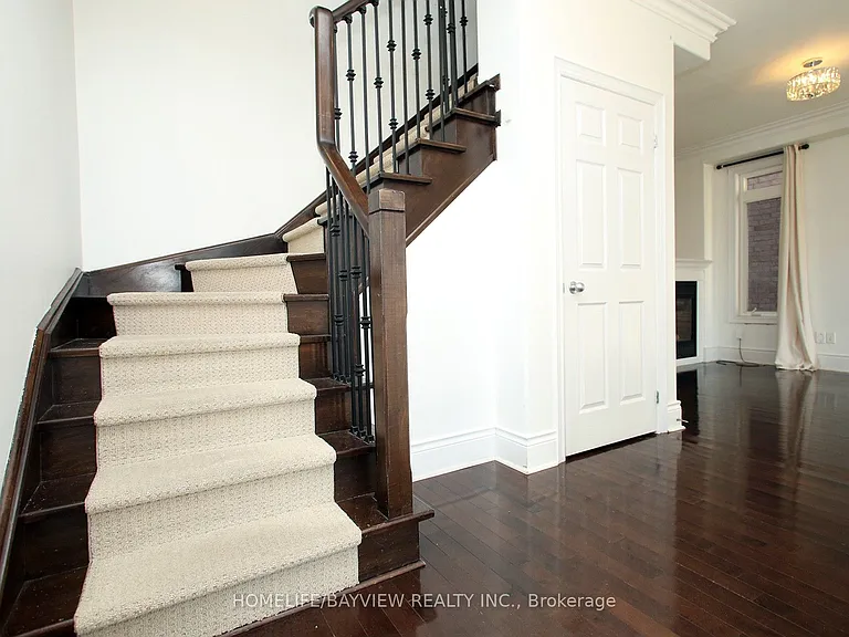 572 Country Glen Rd — Photo 2