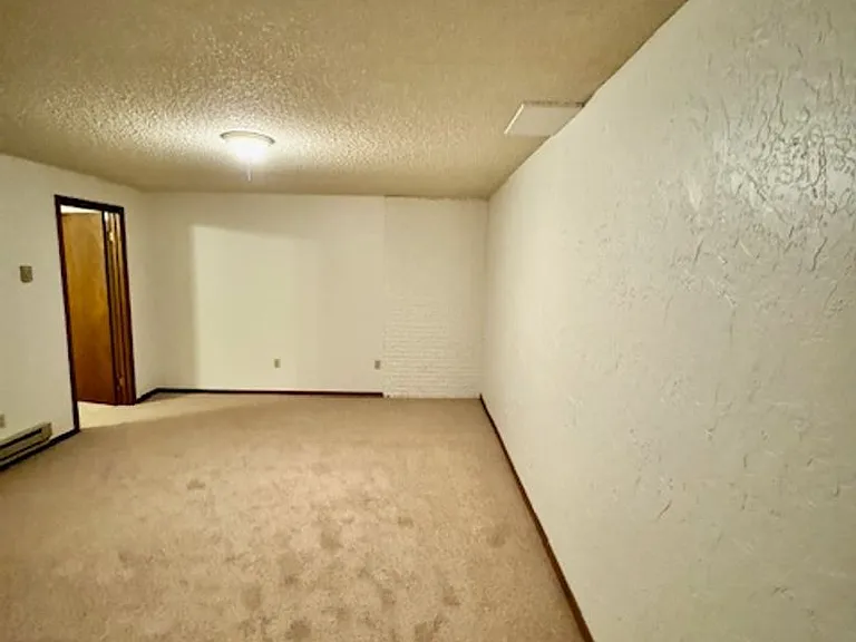1605 W Koch St — Photo 16