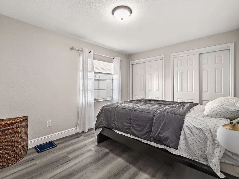 112 W Stanley St — Photo 15