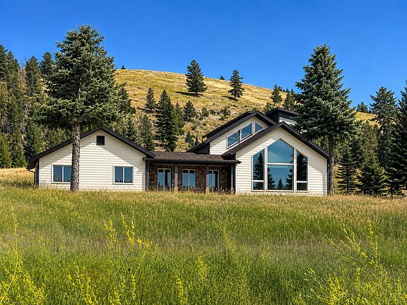3rd image of 100 Mountain Cir