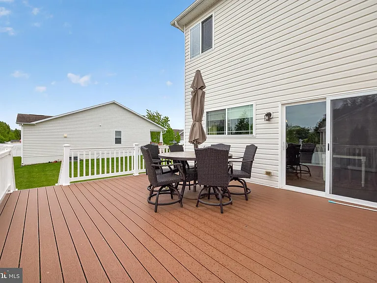 27 Wellington Ave — Photo 25