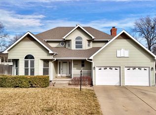 2125 Village Ln, Salina, KS 67401