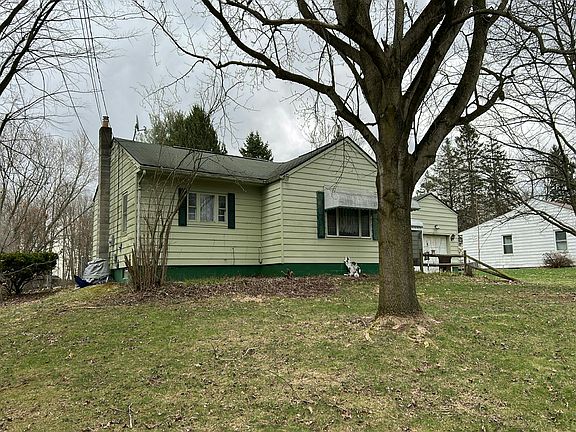 3rd image of 2439 Sarah Dr