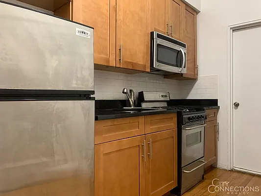 Rented by City Connections Realty | media 17