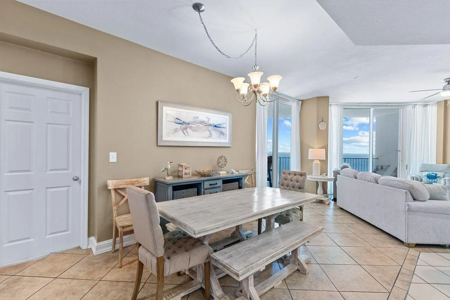 3 bed, 3.0 bath, 1539 sqft, $5,074 — Photo 3