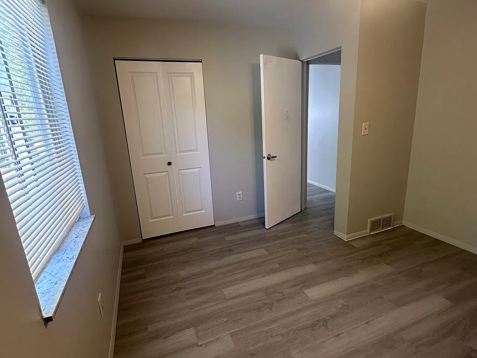 2 bed, $895 — Photo 4