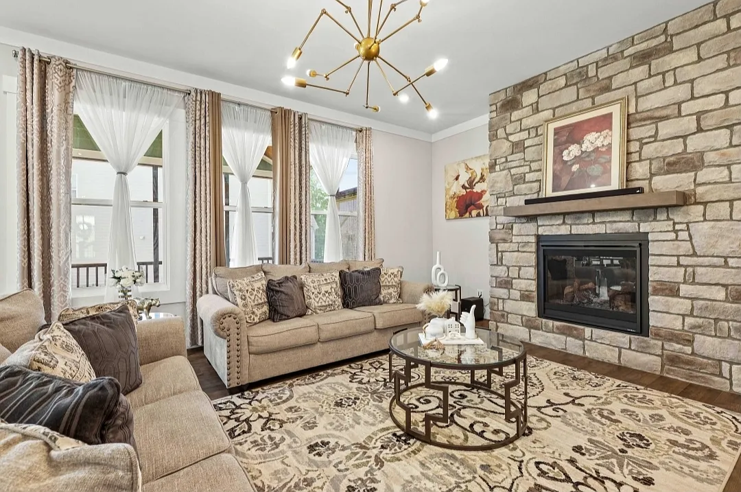 5 bed, 4.5 bath, 3699 sqft, $3,600 — Photo 4