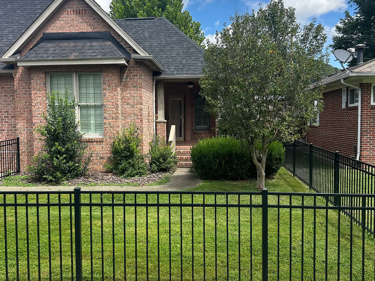 2 bed, 1639 sqft, $2,200 — Photo 2