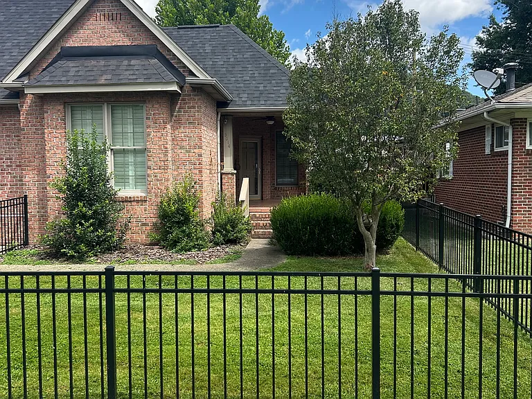 3314 Staunton Ave SE — Photo 2