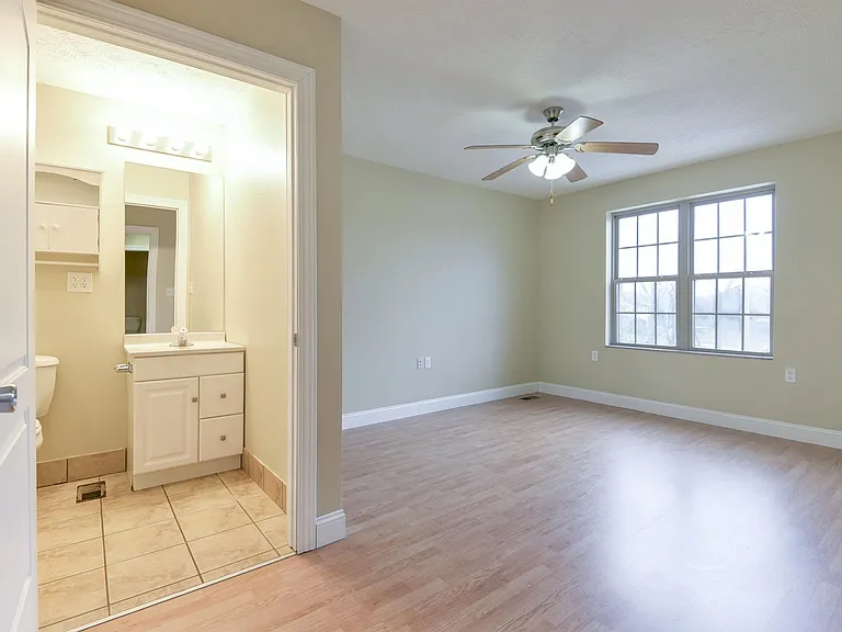 Mountain Grove Duplexes - 517MA — Photo 8
