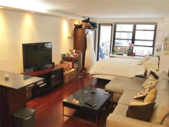 2nd image of 7 E 14th St APT 220