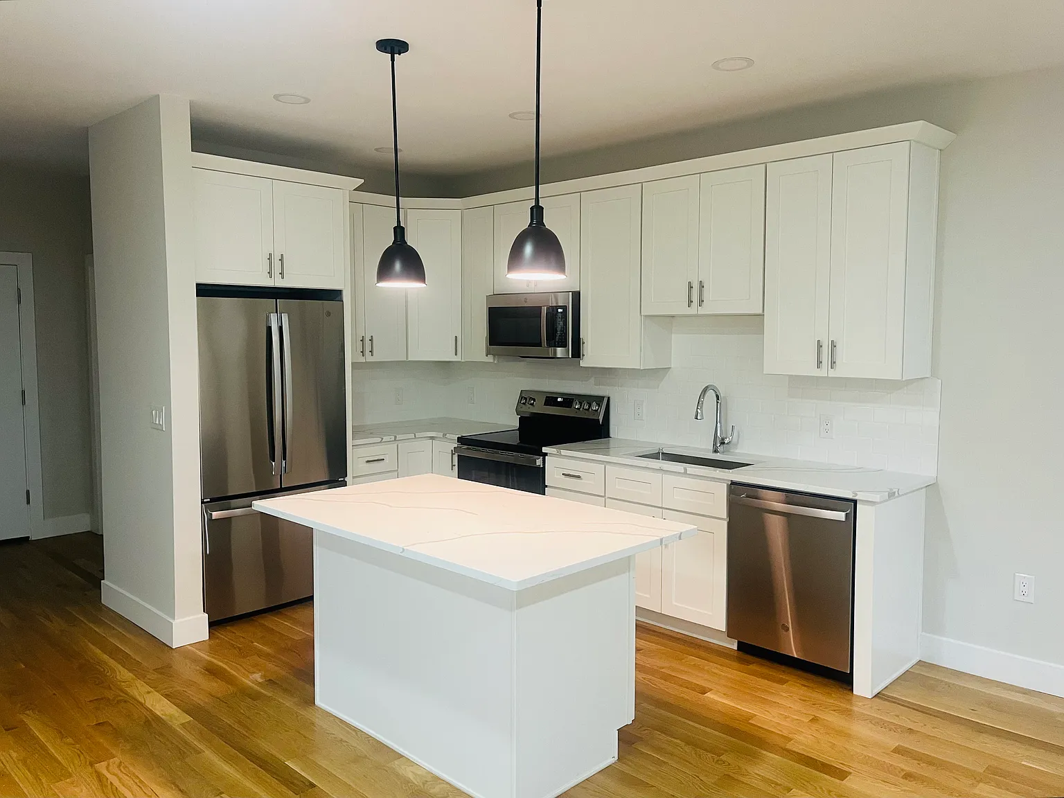 3 bed, $3,850 — Photo 4