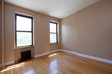 Rented by R New York