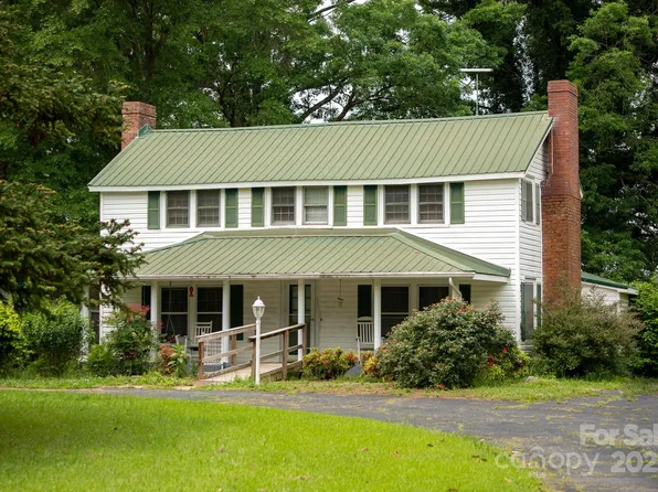 1612 Forum Ln, Iron Station, NC 28080