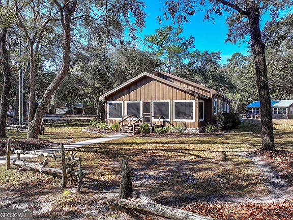 4th image of 279 Mid River Rd