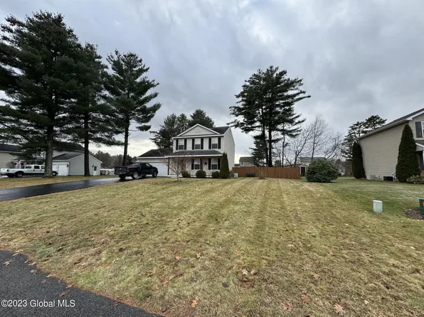 25 Pheasant Way, South Glens Falls, NY 12803