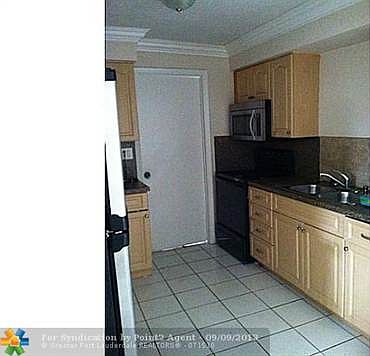 5th image of 7641 NW 21st Ct