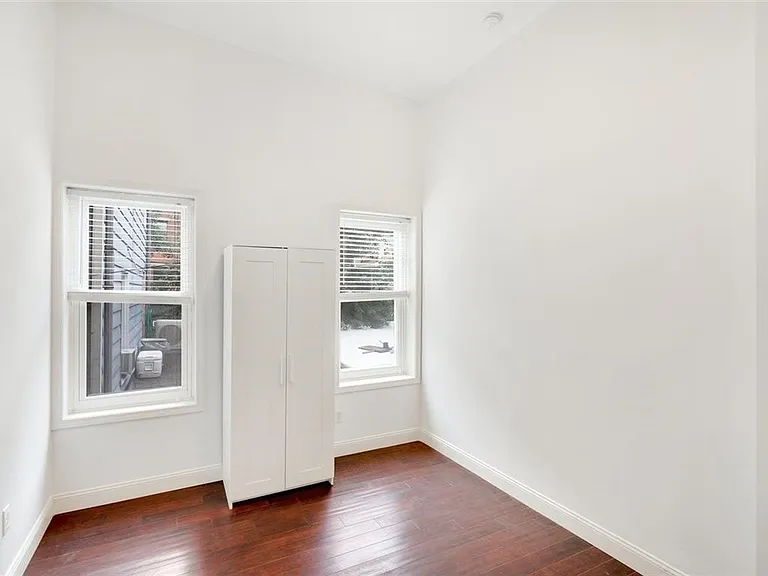 39 Coles St #2 — Photo 12