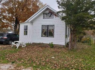 736 W Moseley St, Freeport, IL 61032