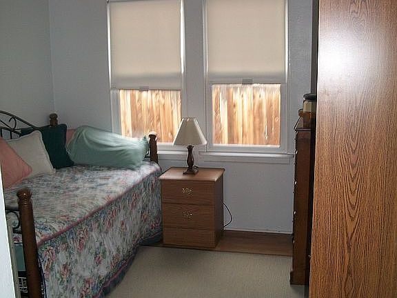 2nd image of 211 Park Ave