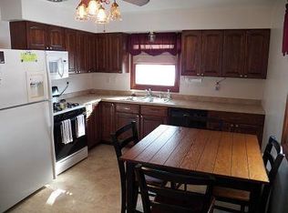 7463 S 36th St, Franklin, WI 53132