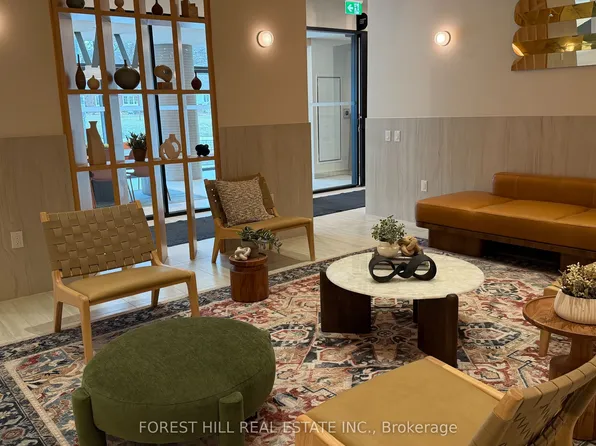 1660 Bloor St W, Toronto, ON