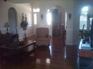 4th image of 1512 Manchester Dr