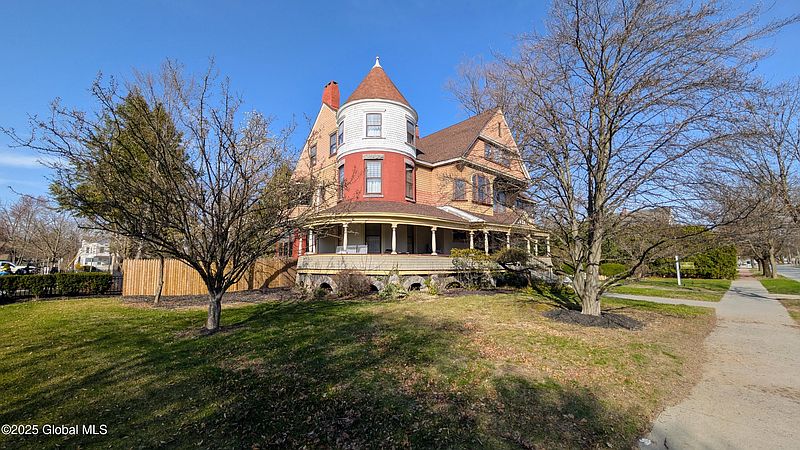 4th image of 203 Union Avenue