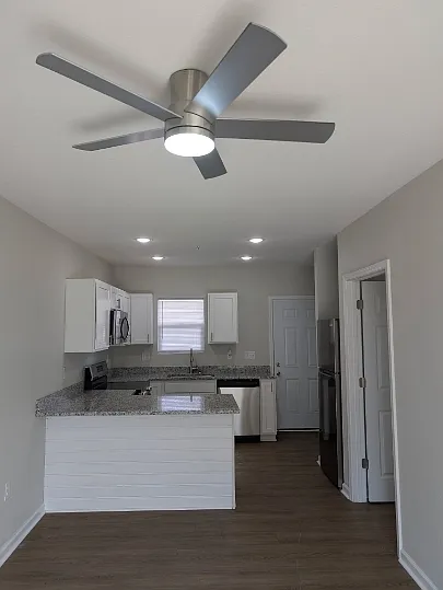 1106 S Mitchell St #V — Photo 2