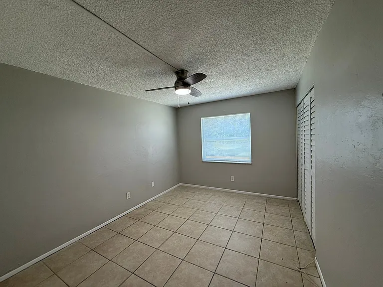 3322 Camelot Dr #C3 — Photo 6