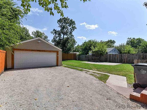 3rd image of 2215 Piedmont Pl