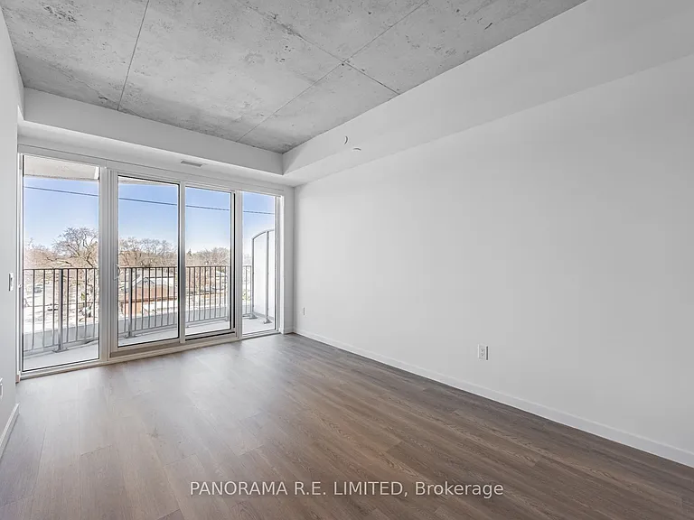 689 The Queensway #415 — Photo 4