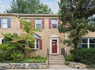 1914 Autumn Chase Ct, Falls Church, VA 22043