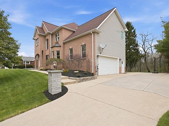 2nd image of 115 Kimberwicke Ct