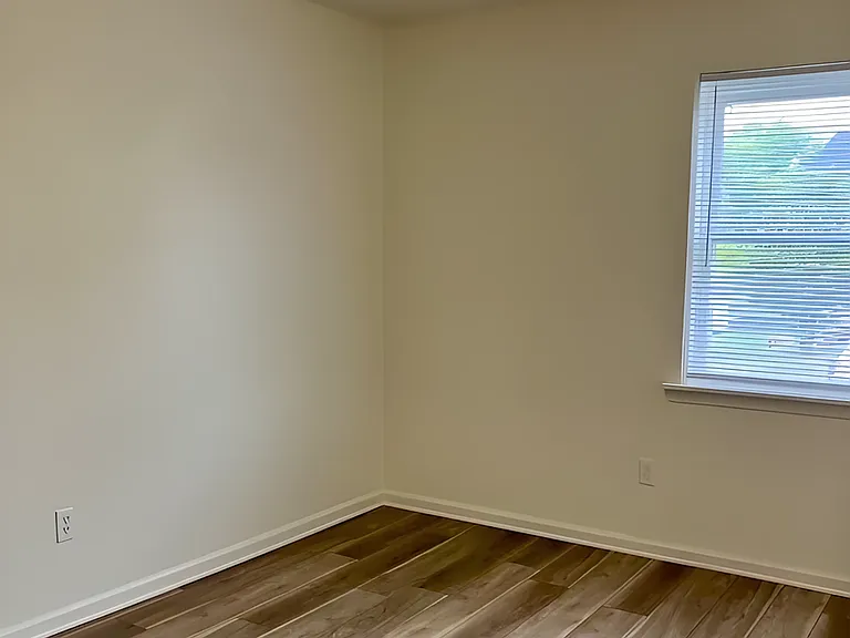 Meadow Pointe Apartments — Photo 4