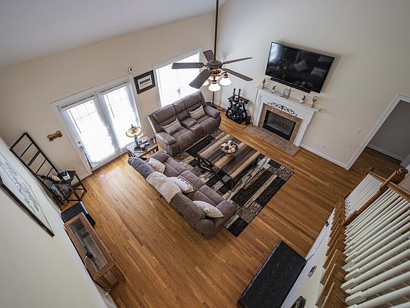 5th image of 2222 Richard Garrett Dr