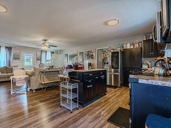 2nd image of 1409 Snapp Rd